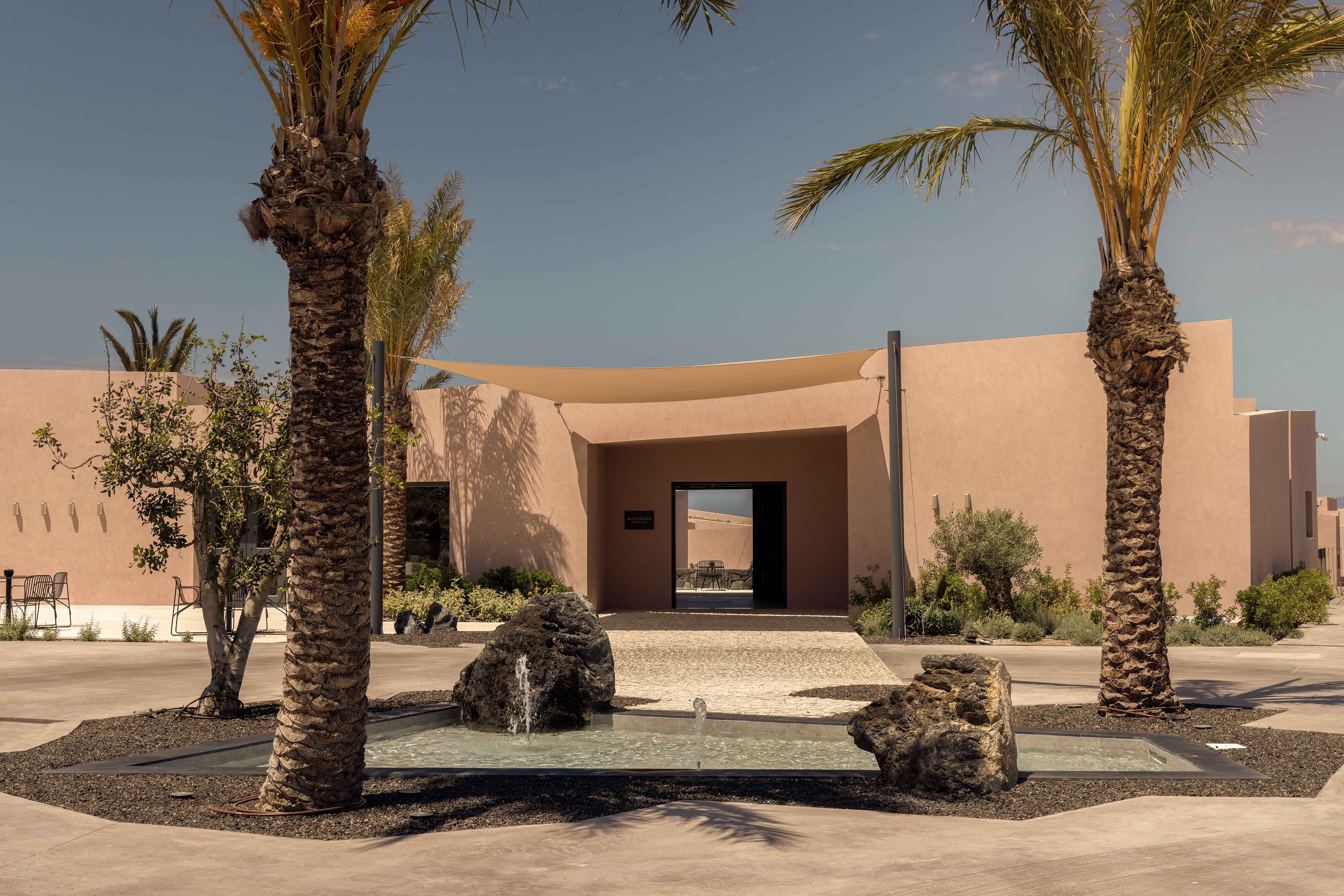 Domes Novos Santorini Autograph Collection