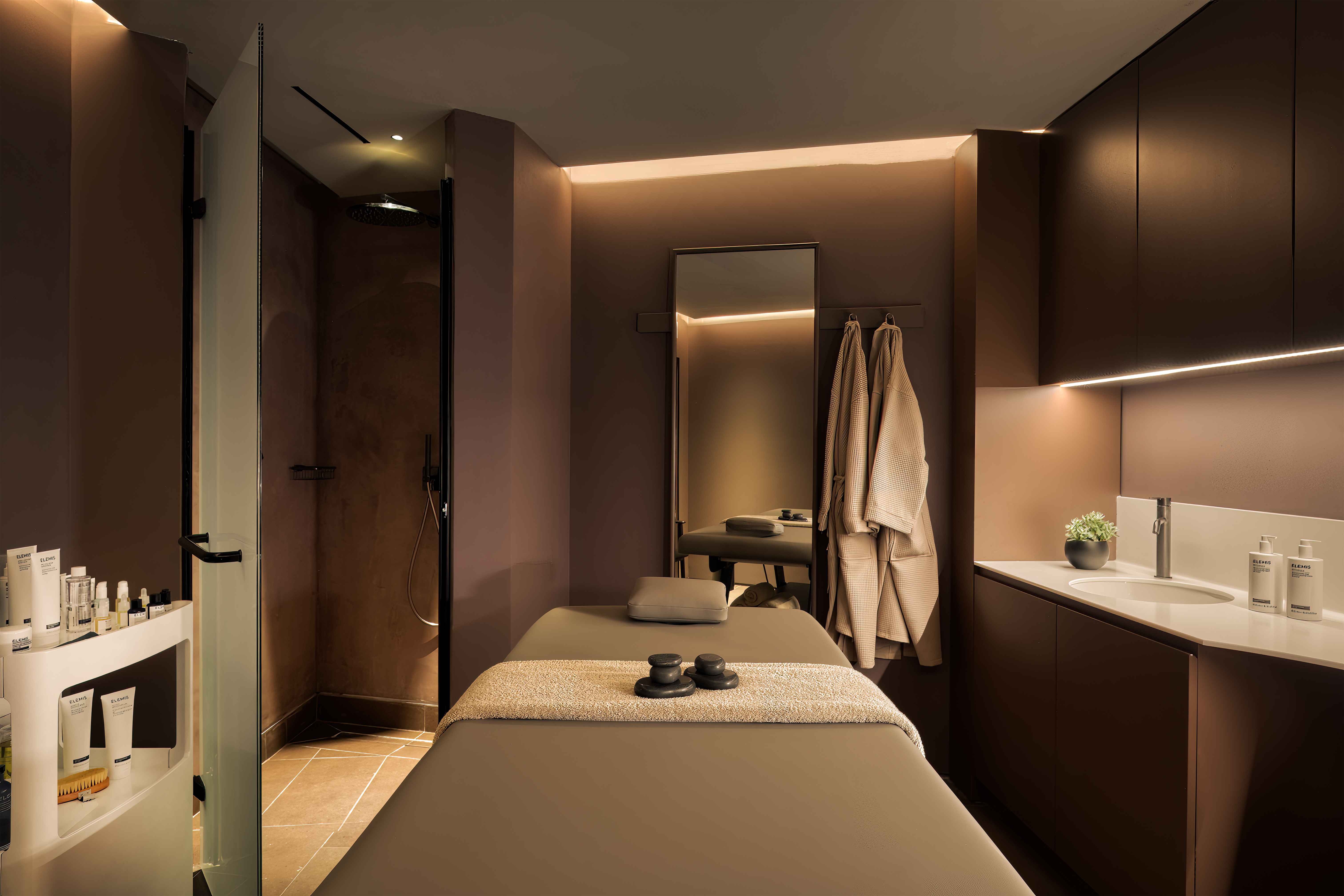 Domes Novos Santorini Autograph Collection