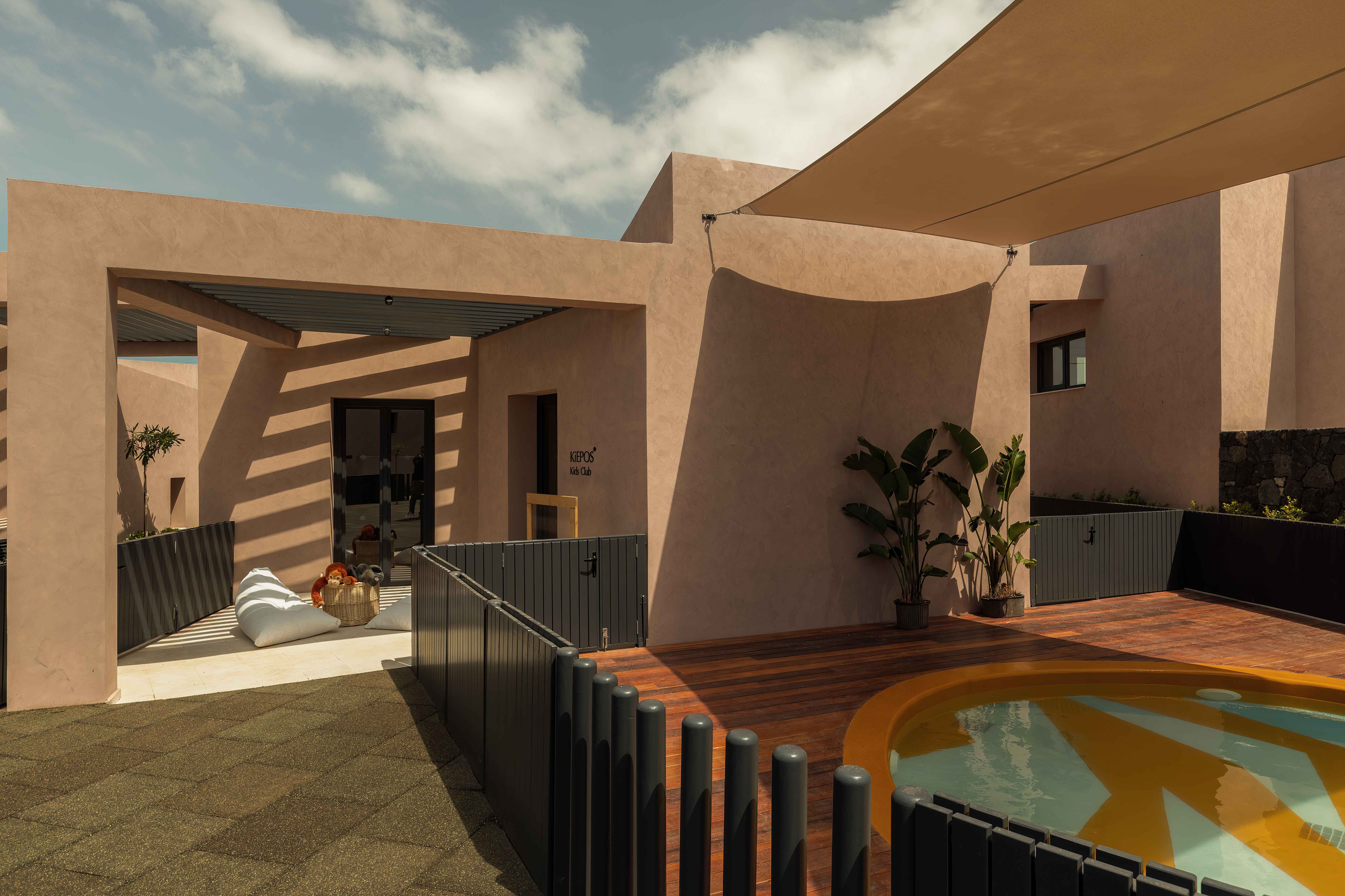 Domes Novos Santorini Autograph Collection