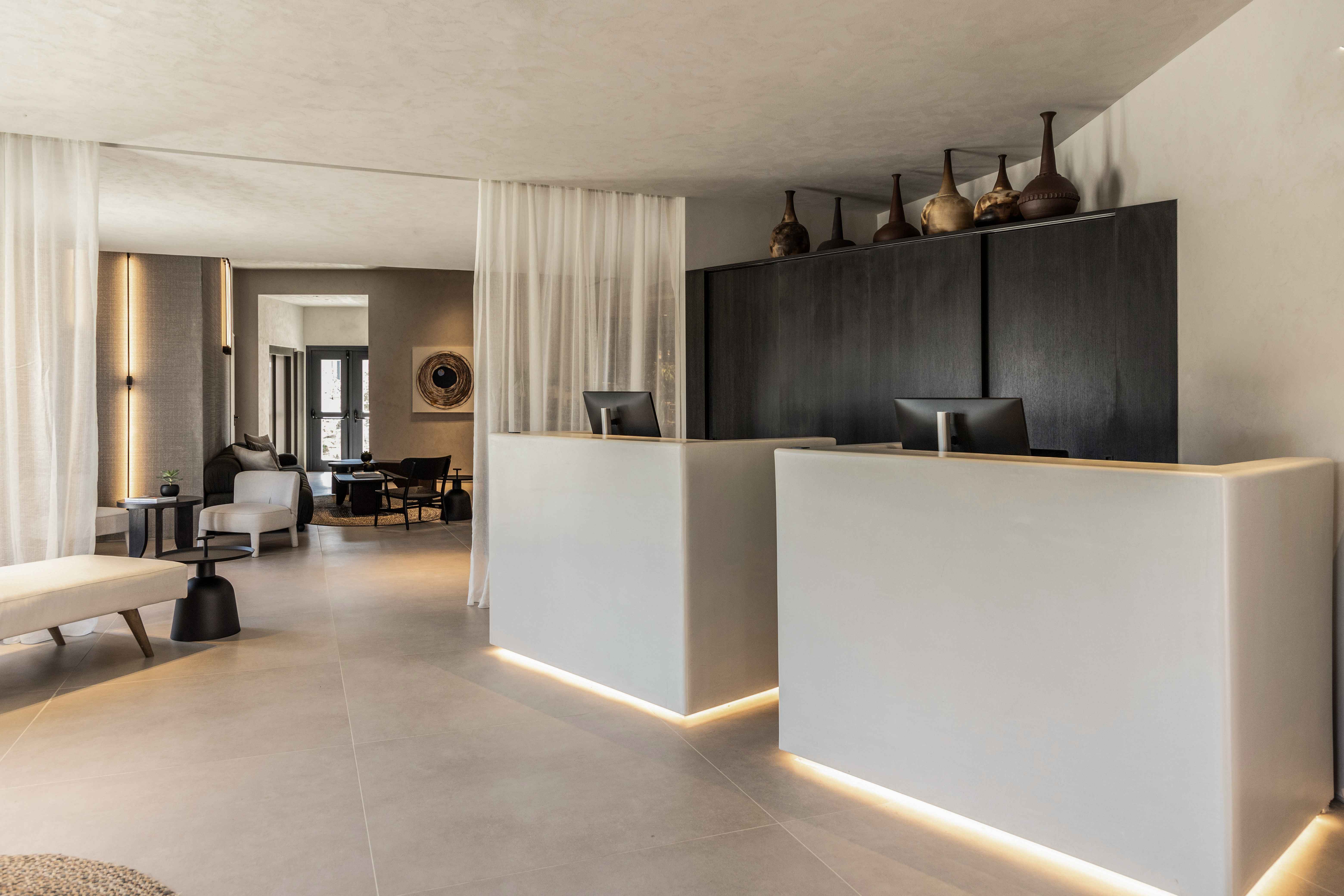 Domes Novos Santorini Autograph Collection