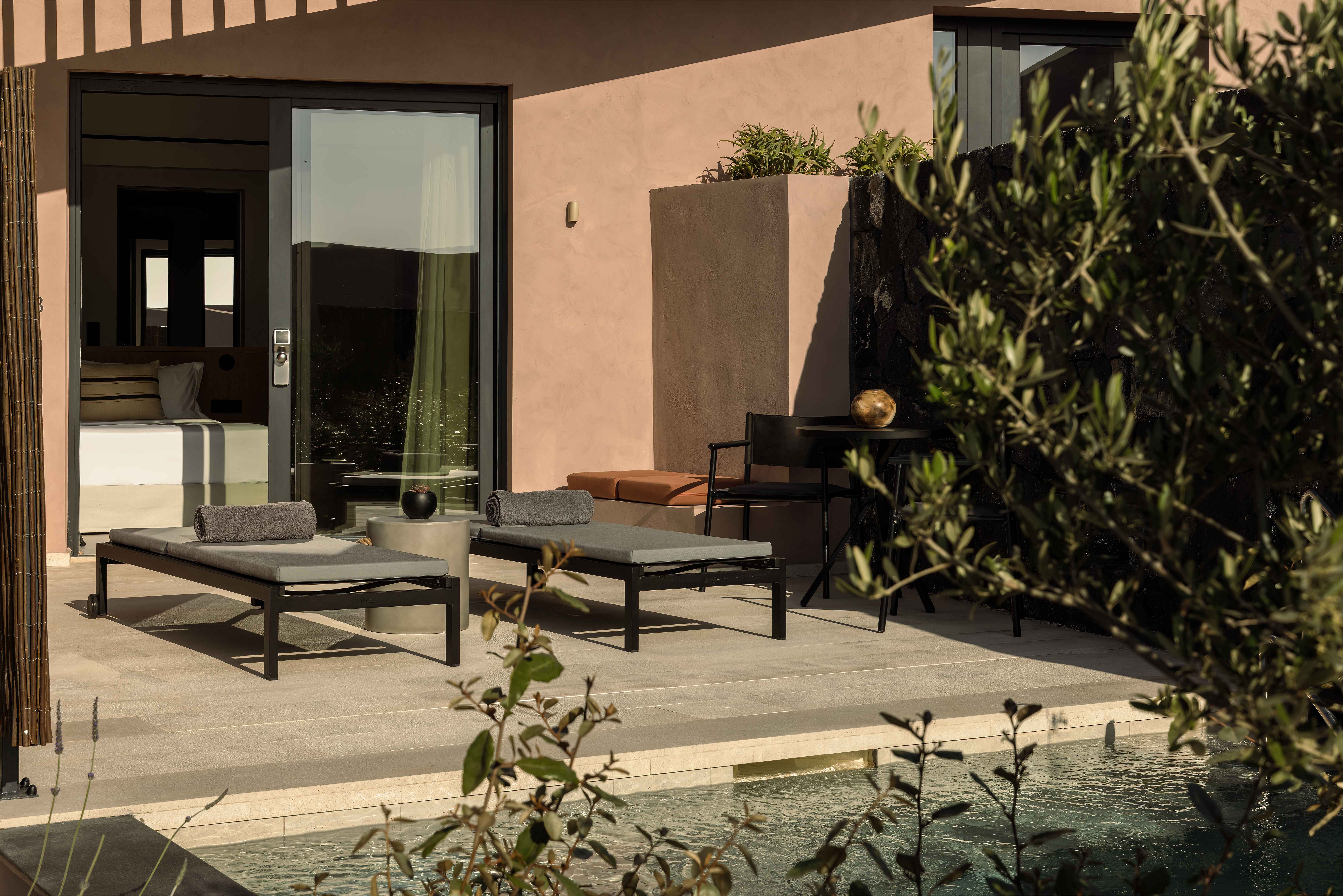 Domes Novos Santorini Autograph Collection