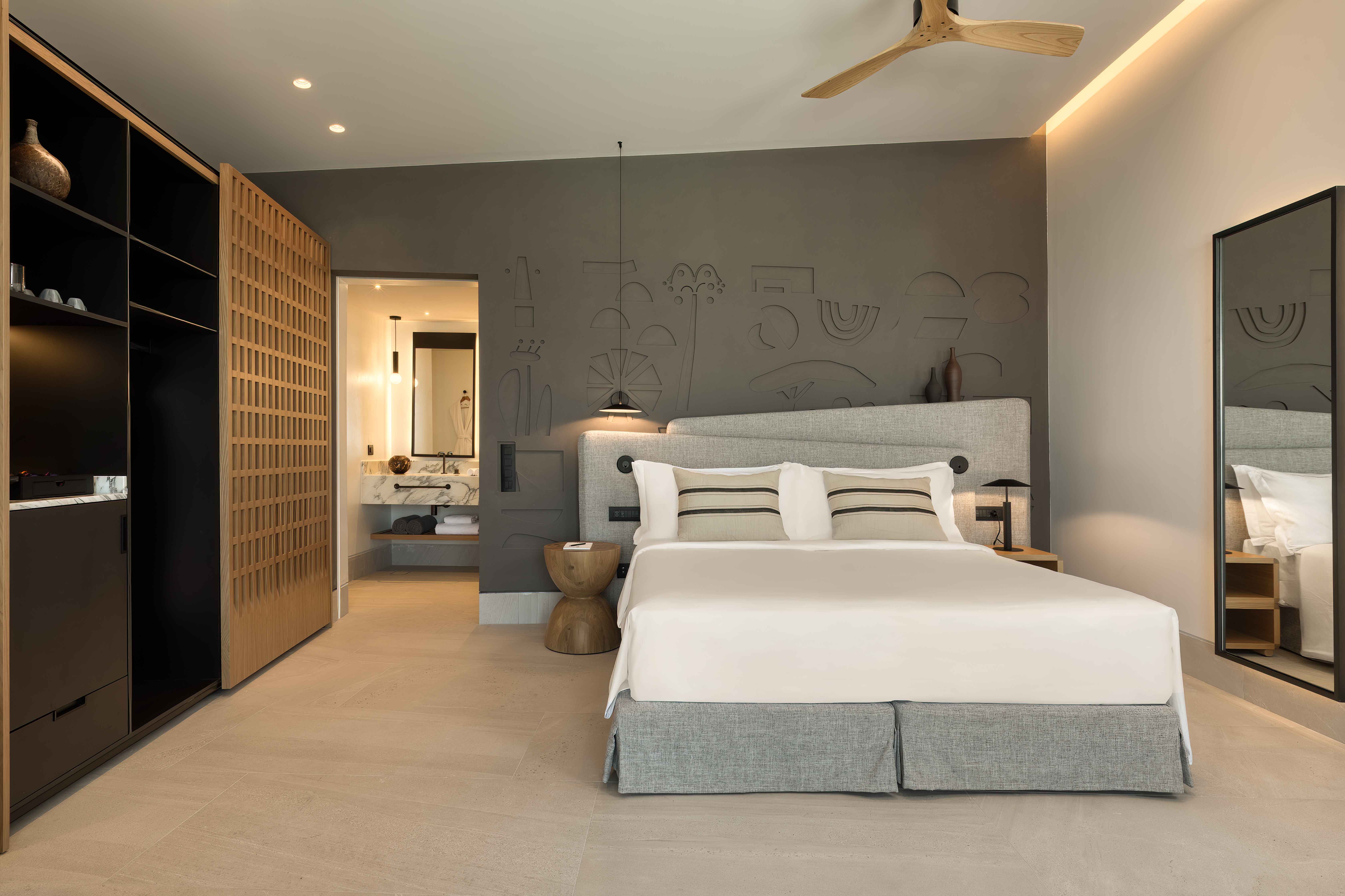 Domes Novos Santorini Autograph Collection