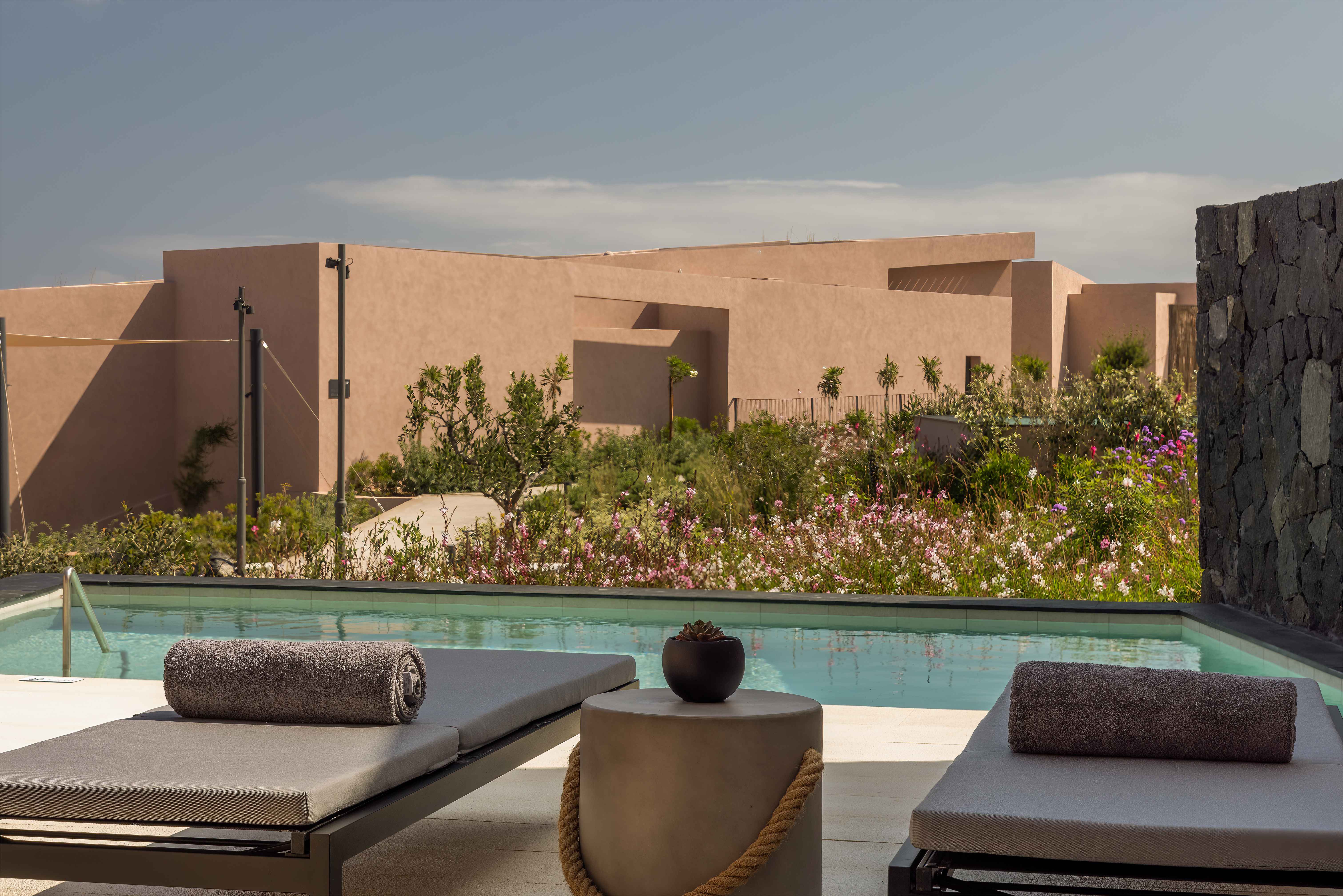 Domes Novos Santorini Autograph Collection