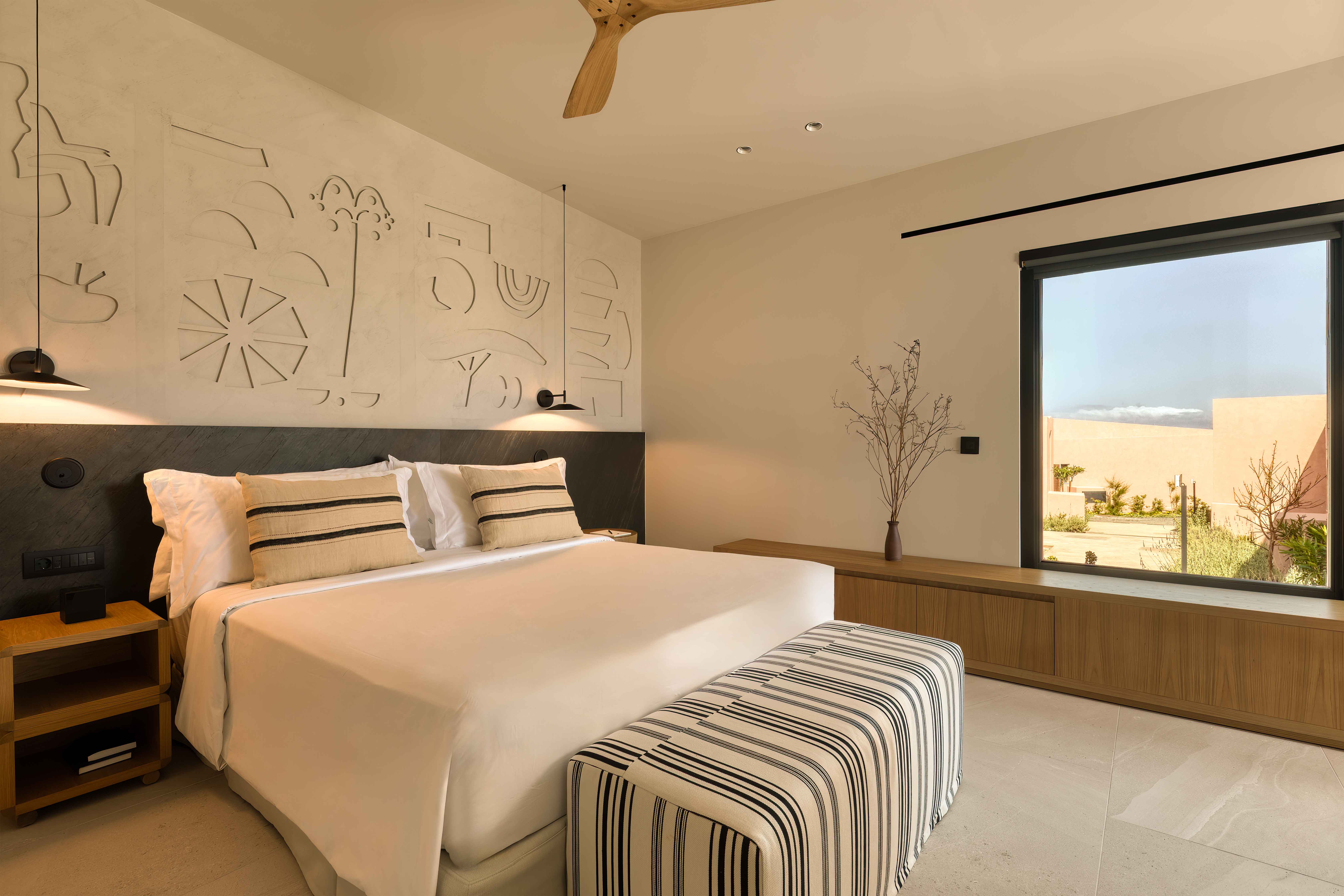 Domes Novos Santorini Autograph Collection