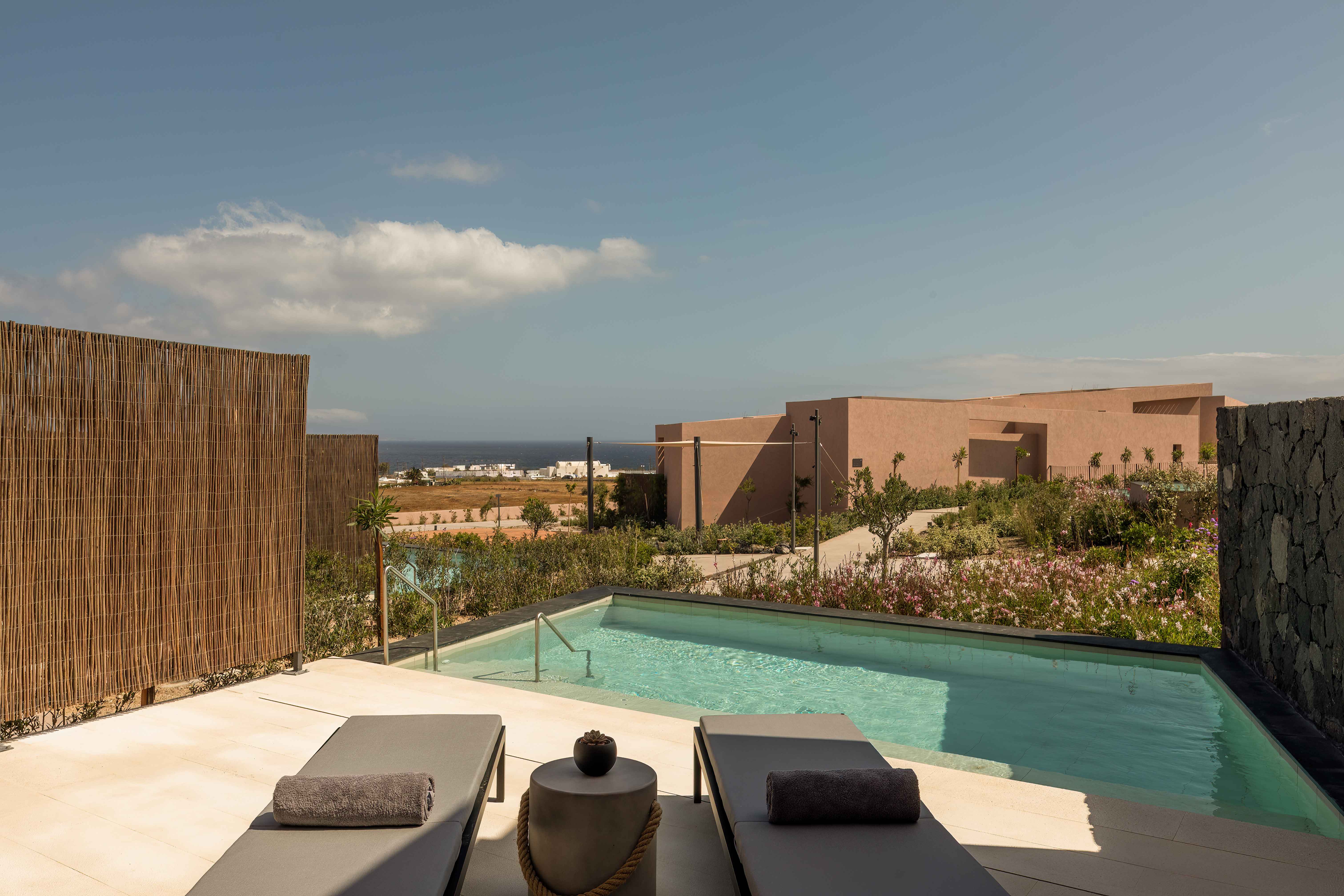 Domes Novos Santorini Autograph Collection