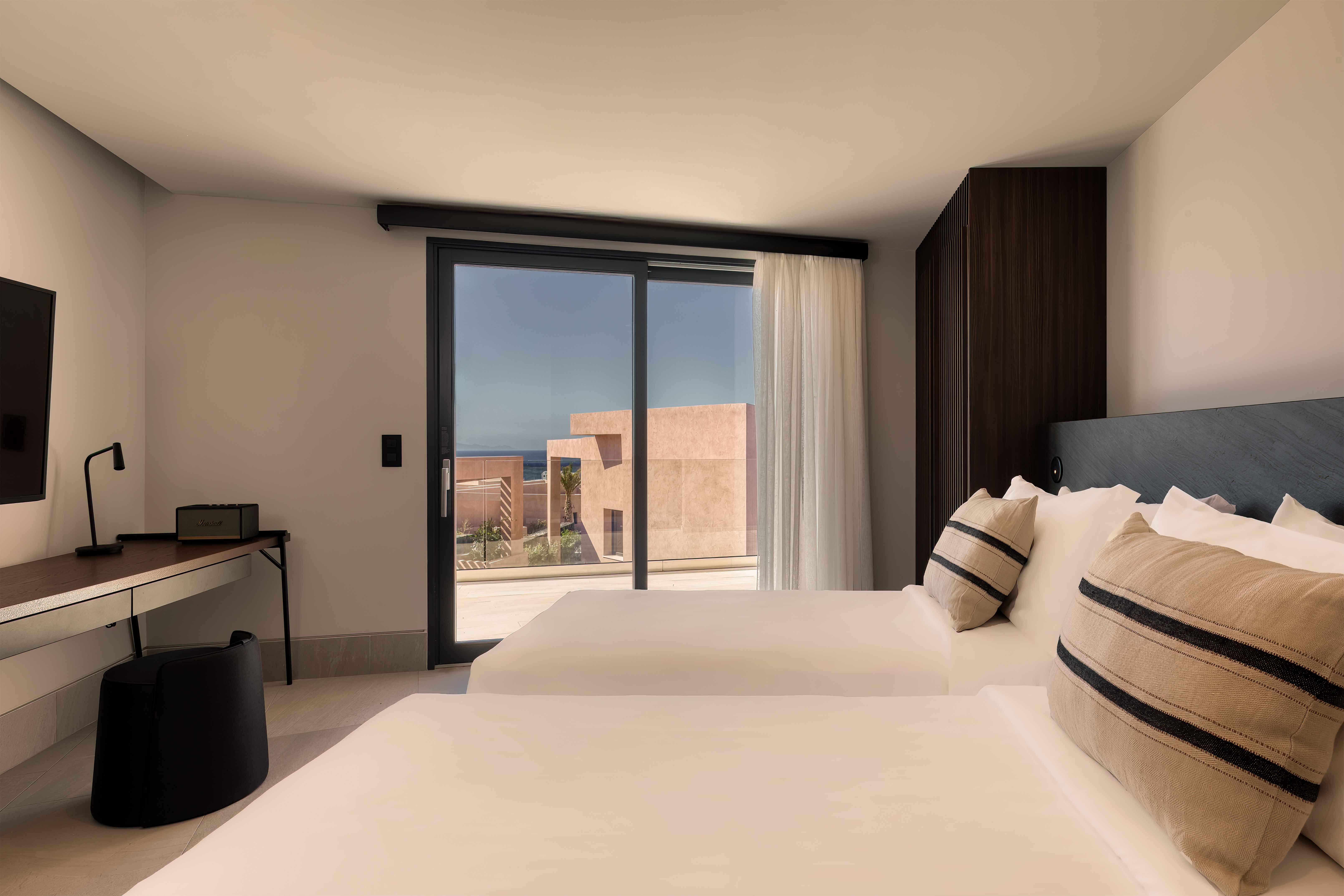 Domes Novos Santorini Autograph Collection