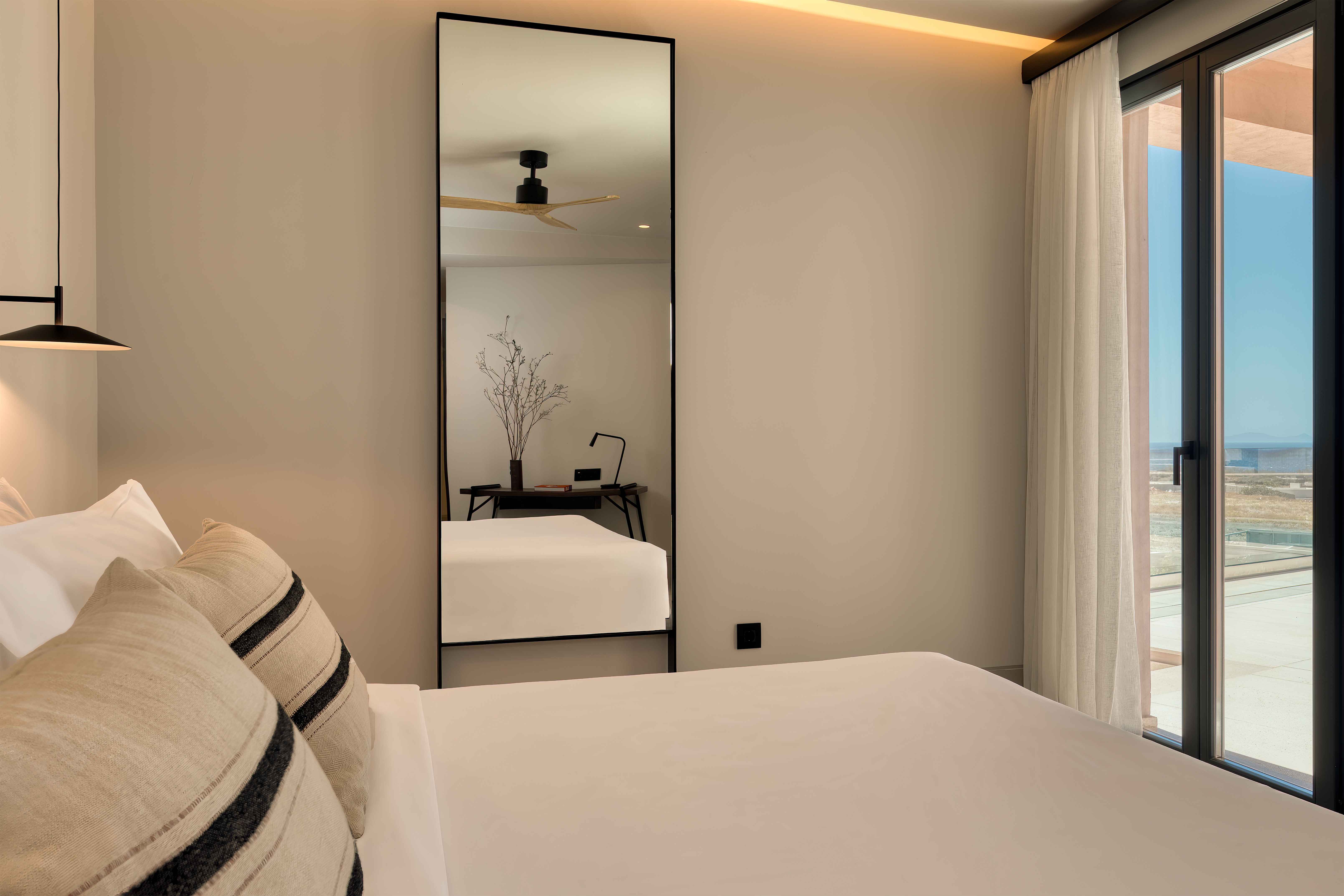 Domes Novos Santorini Autograph Collection