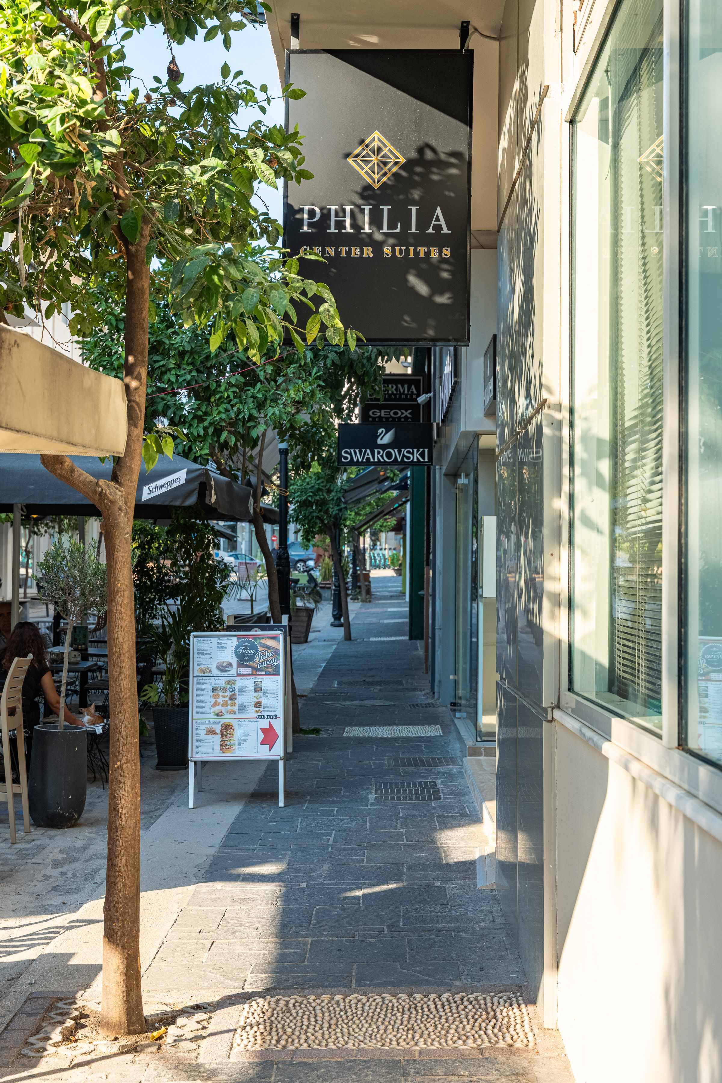 Philia Center Suites imagine 30