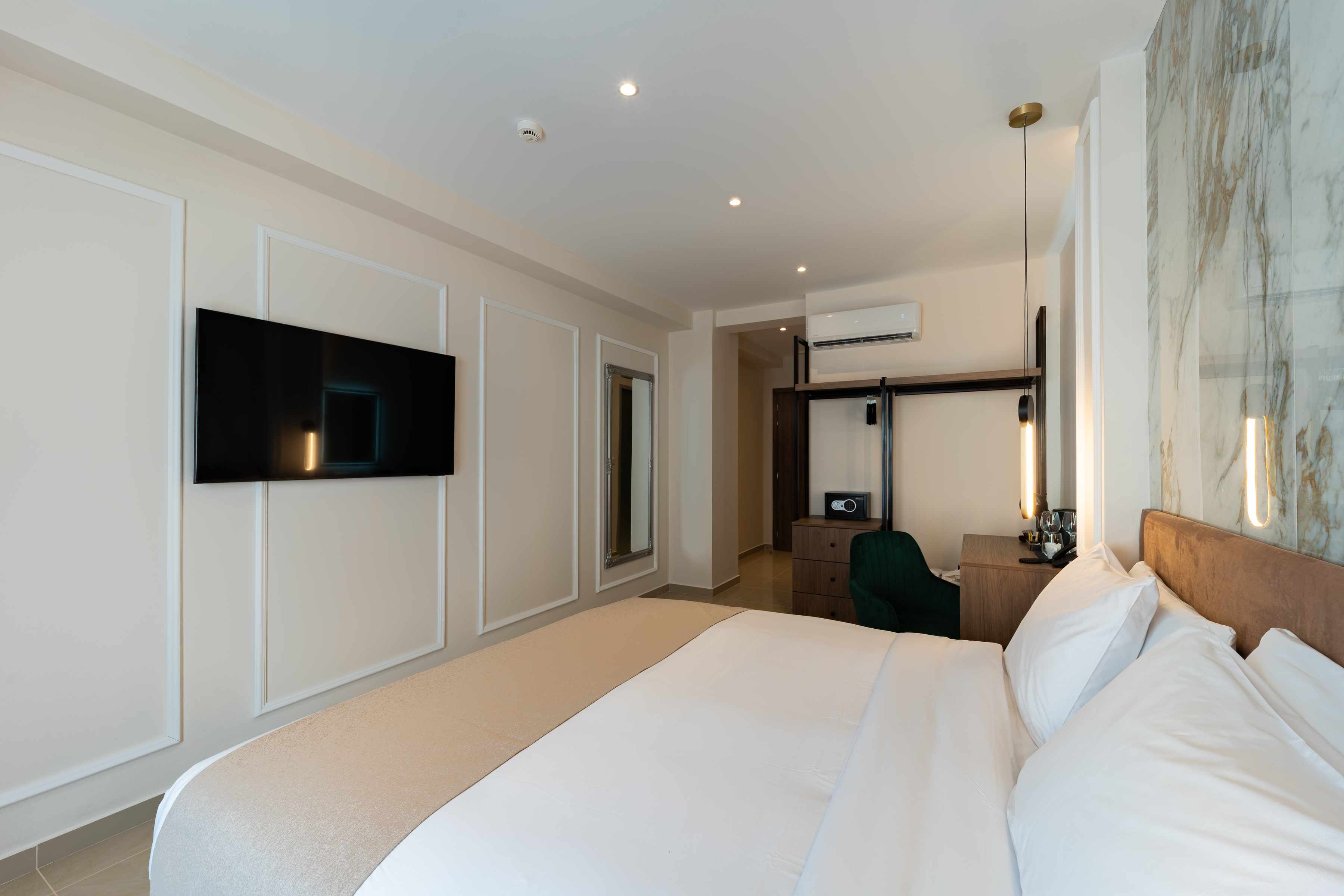 Philia Center Suites imagine 62