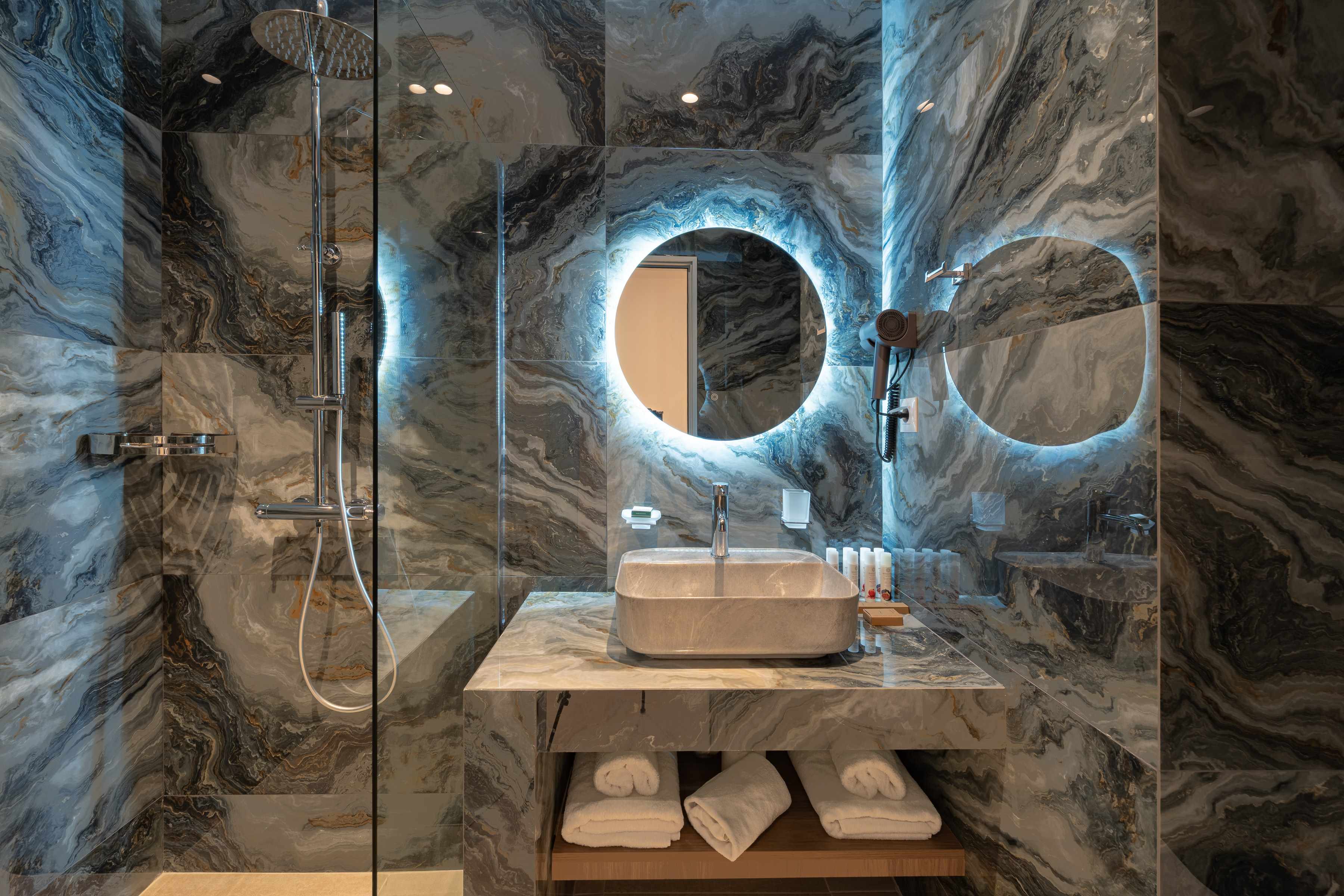 Philia Center Suites imagine 42