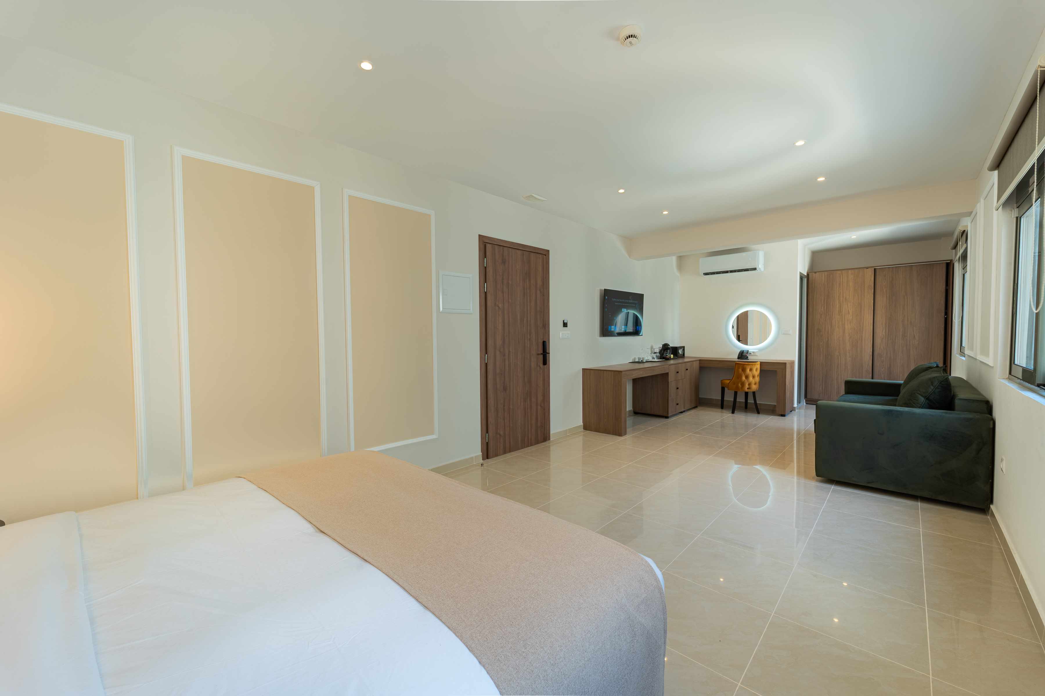 Philia Center Suites imagine 58