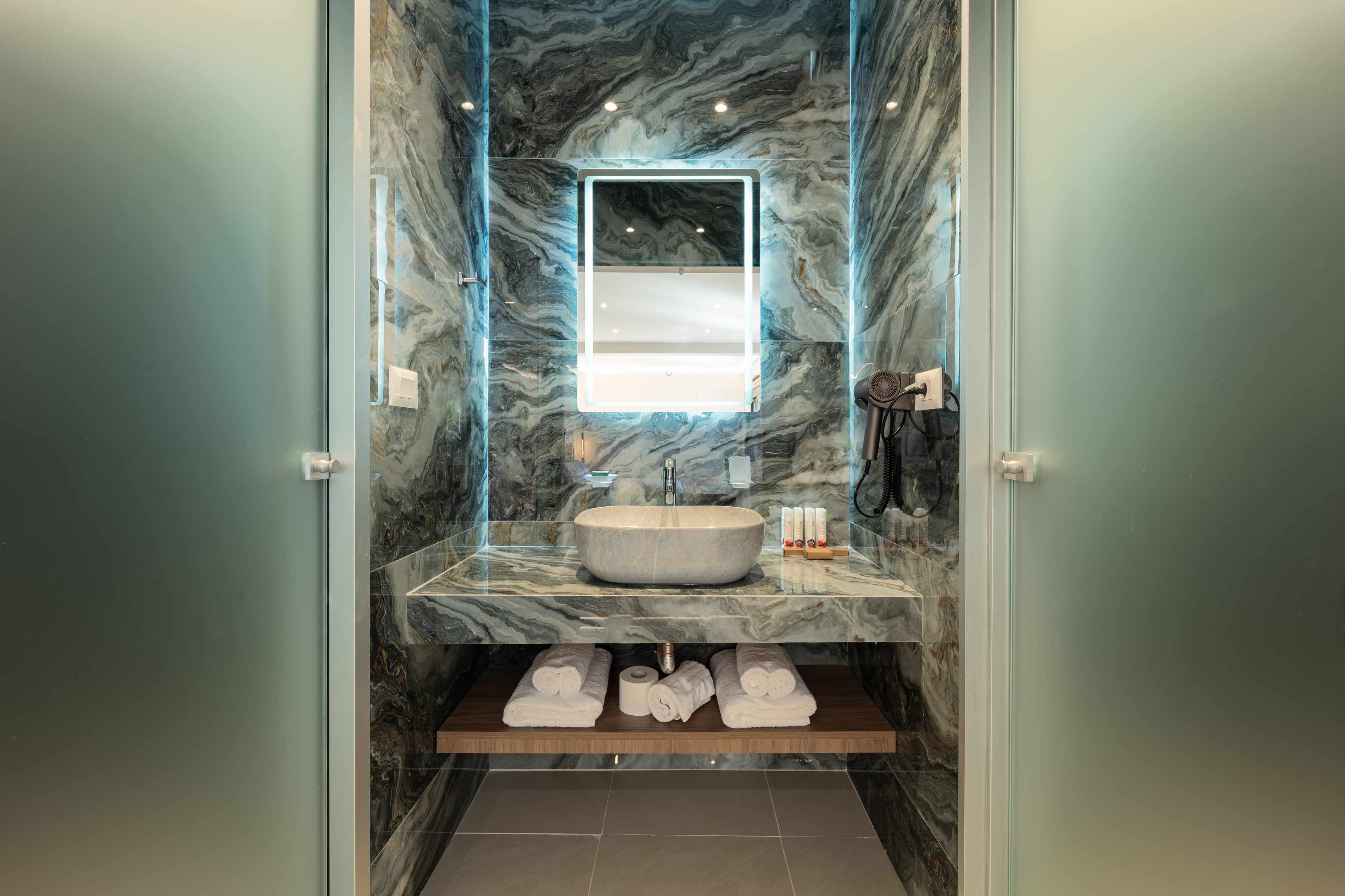 Philia Center Suites imagine 83