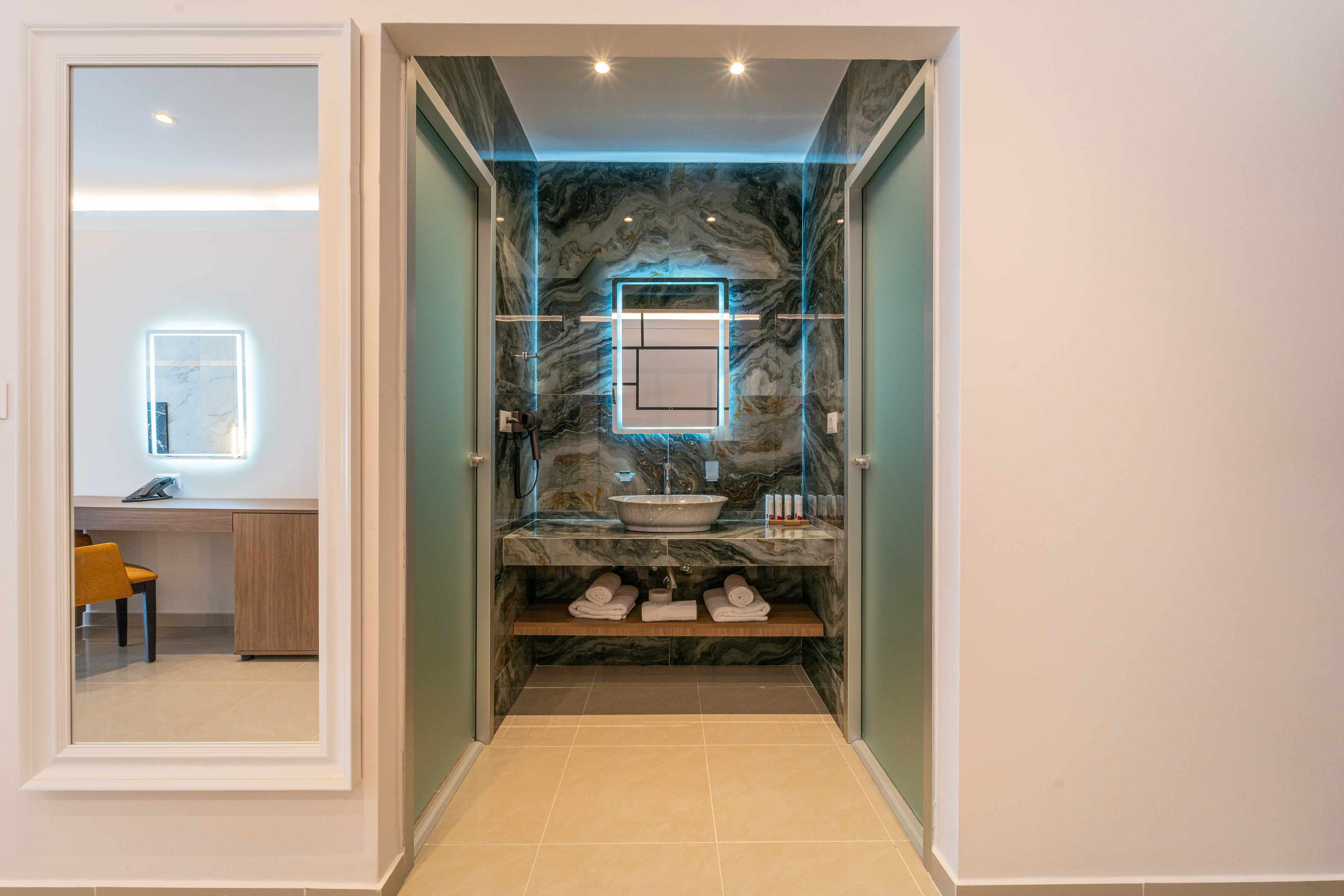 Philia Center Suites imagine 34
