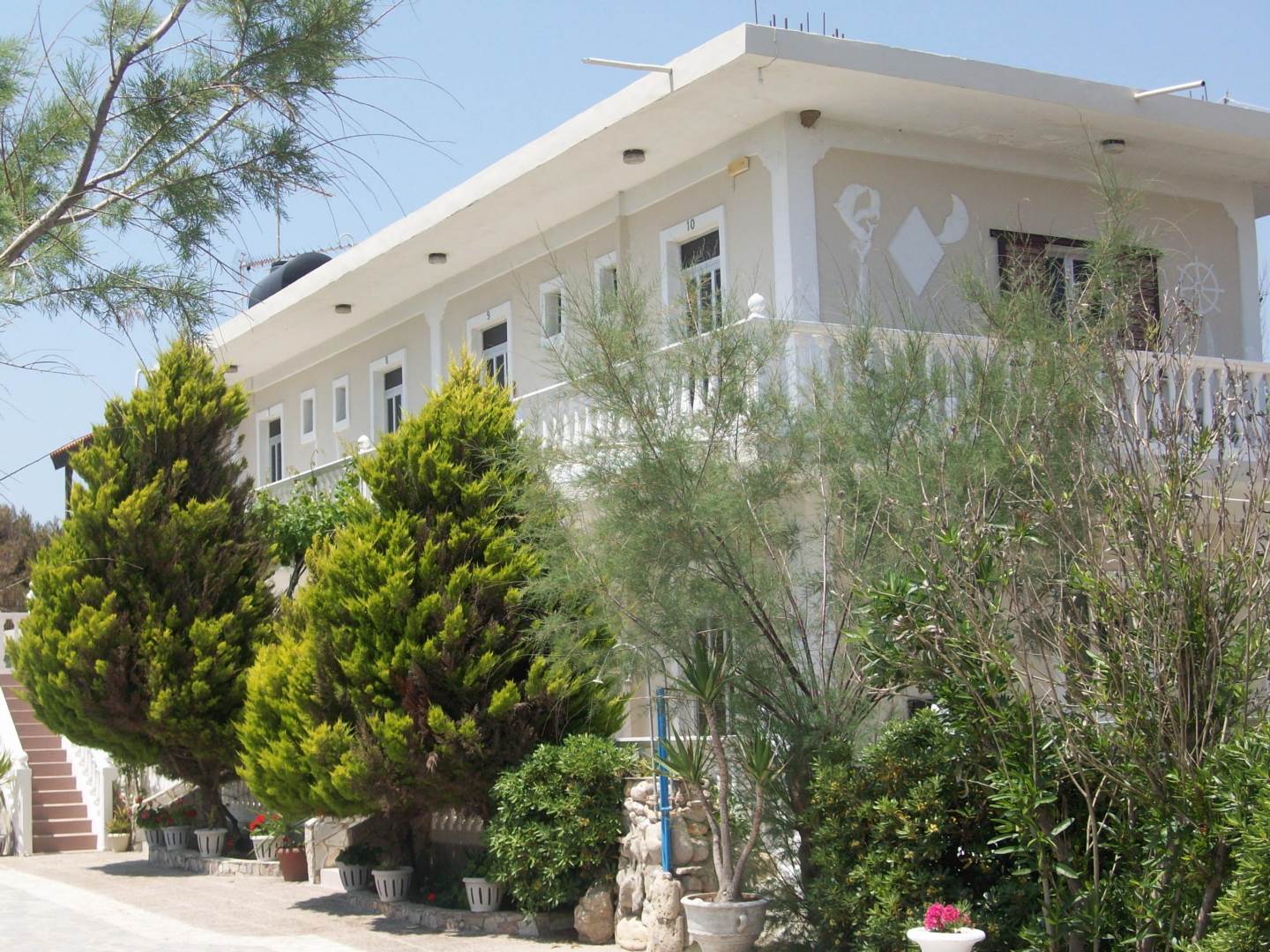 Gorgona Apartments and Studios (Agios Sostis CR)