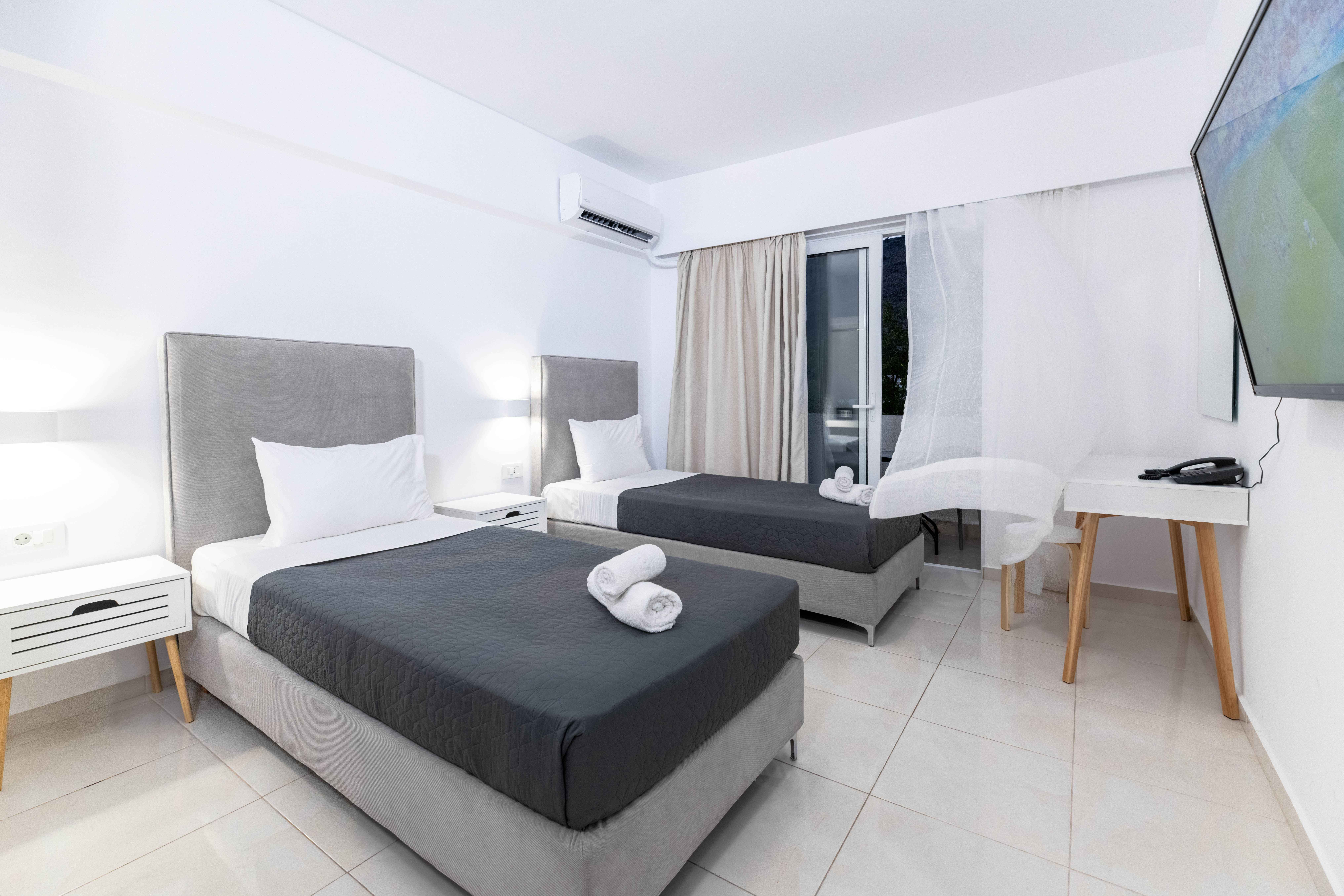 Pefkos Breeze Family Resort And Spa