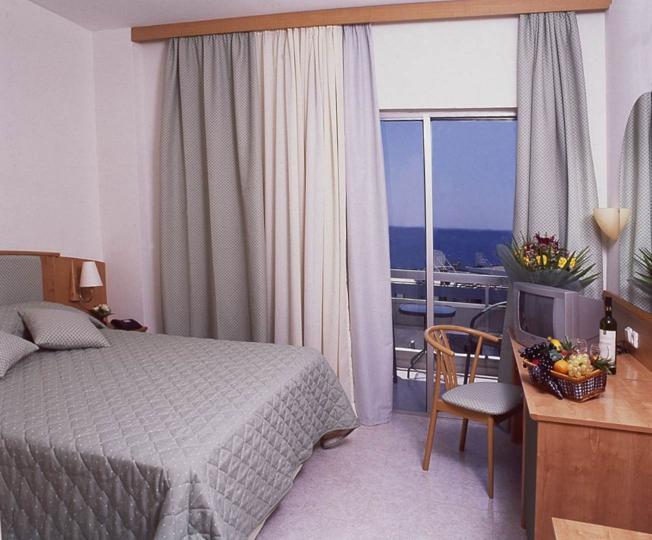 dal travel Semiramis City Hotel