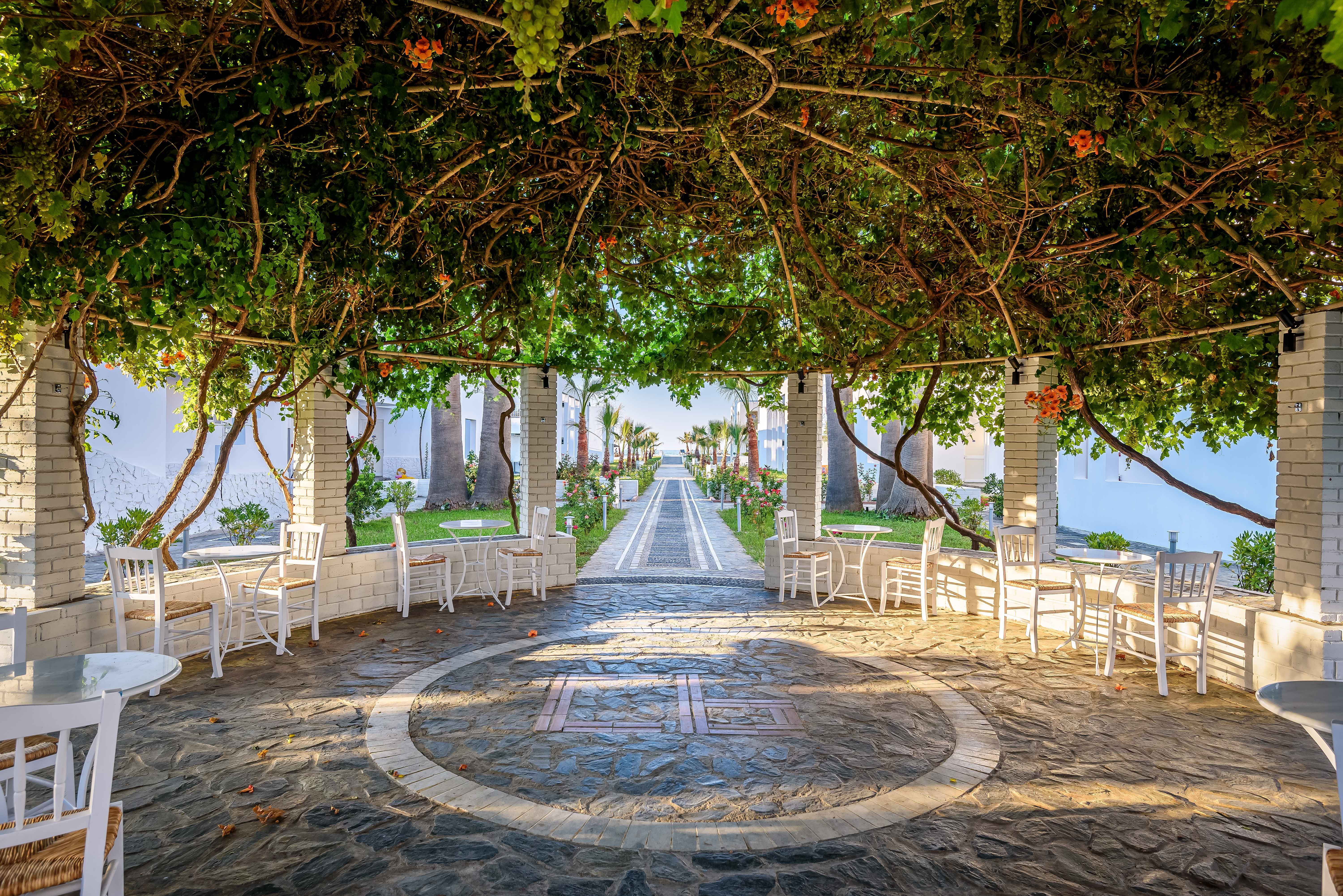 Solimar White Pearl Crete 