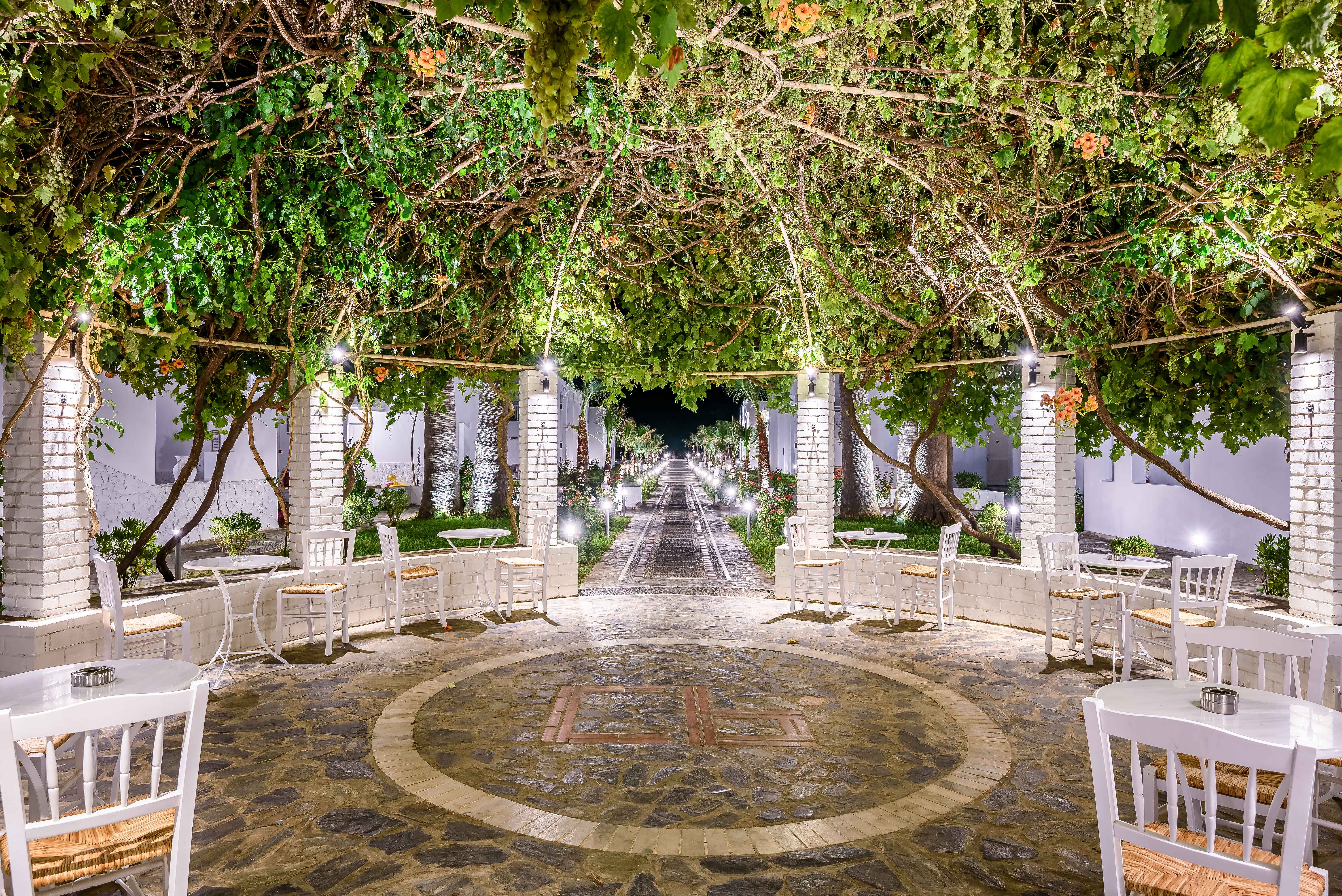 Solimar White Pearl Crete 