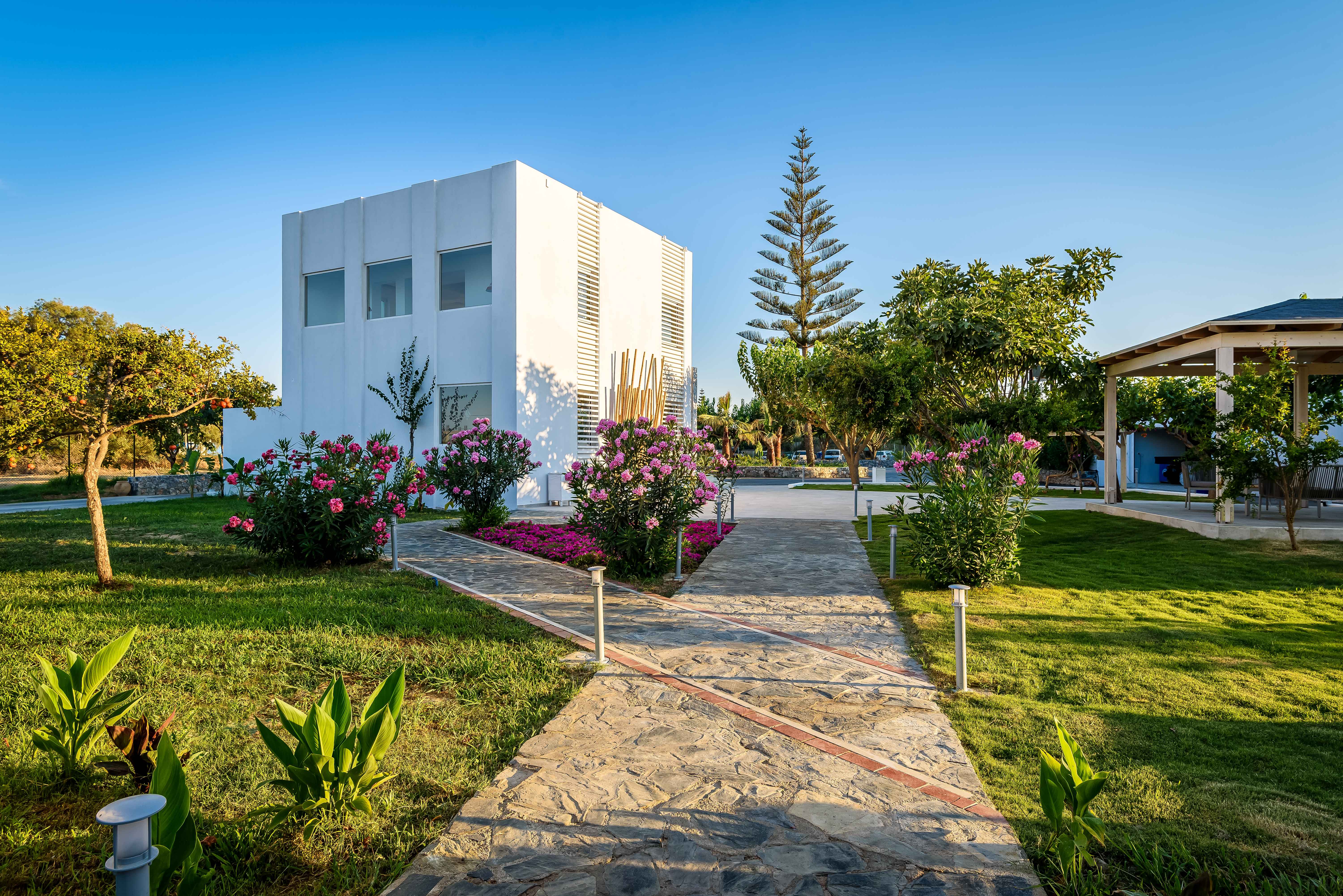 Solimar White Pearl Crete 